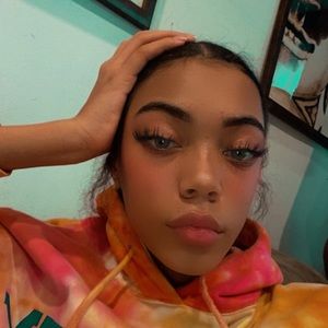 Meet your Posher, Bella